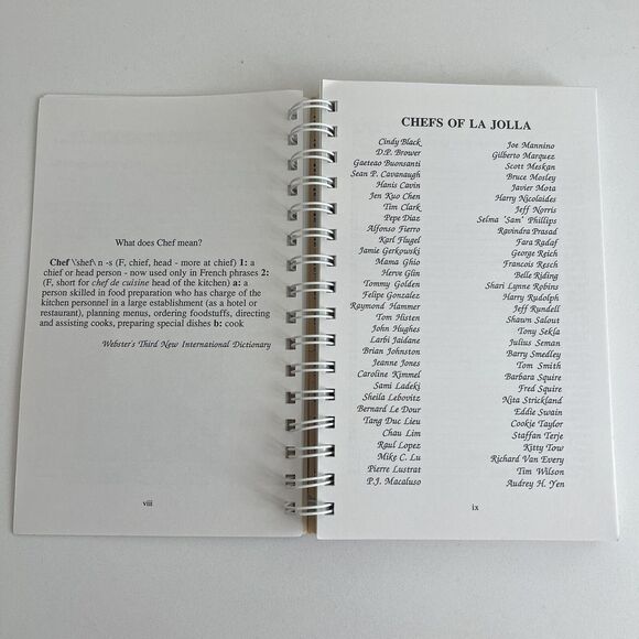 Chefs of La Jolla Cookbook First Edition 1993 Signed A.J Goodhead Steve Mihaly - Picture 9 of 14